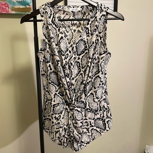 Ricki’s snake print beige and white tank - Picture 1 of 4